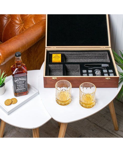 Jack Daniel’s 70cl Whisky Gift Box with Accessories & Savoury Biscuits